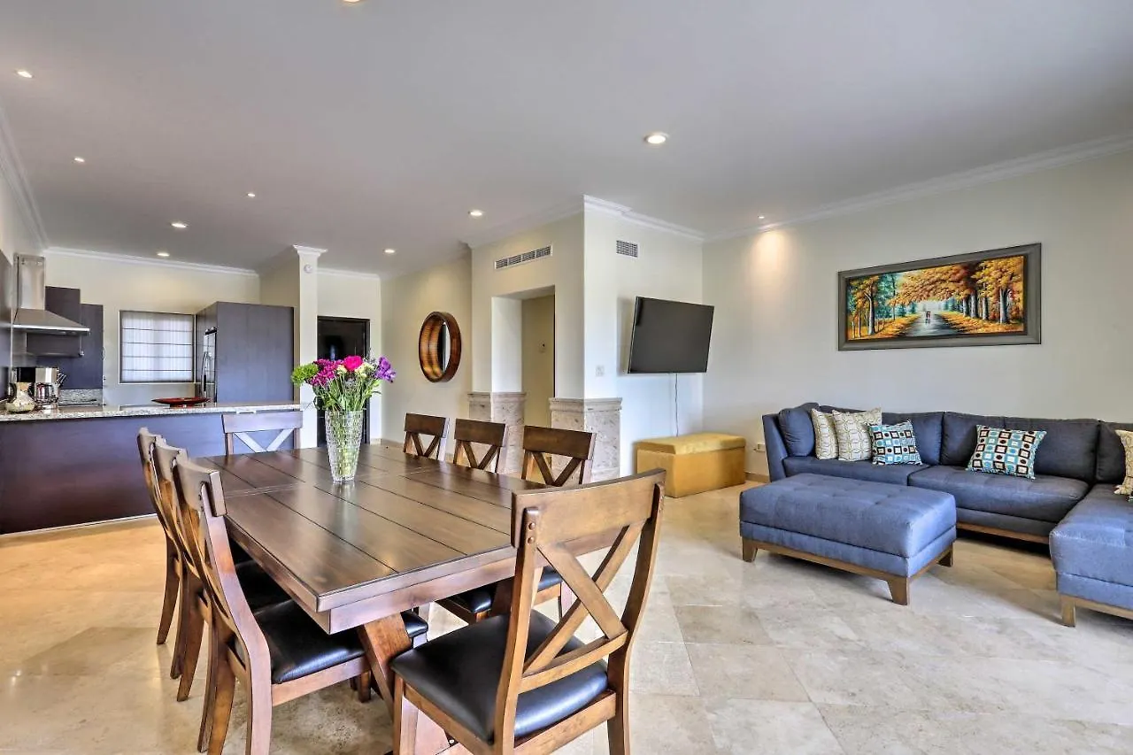 Modern Condo With Jetted Tub, Balcony And Ocean View! Cabo San Lucas México